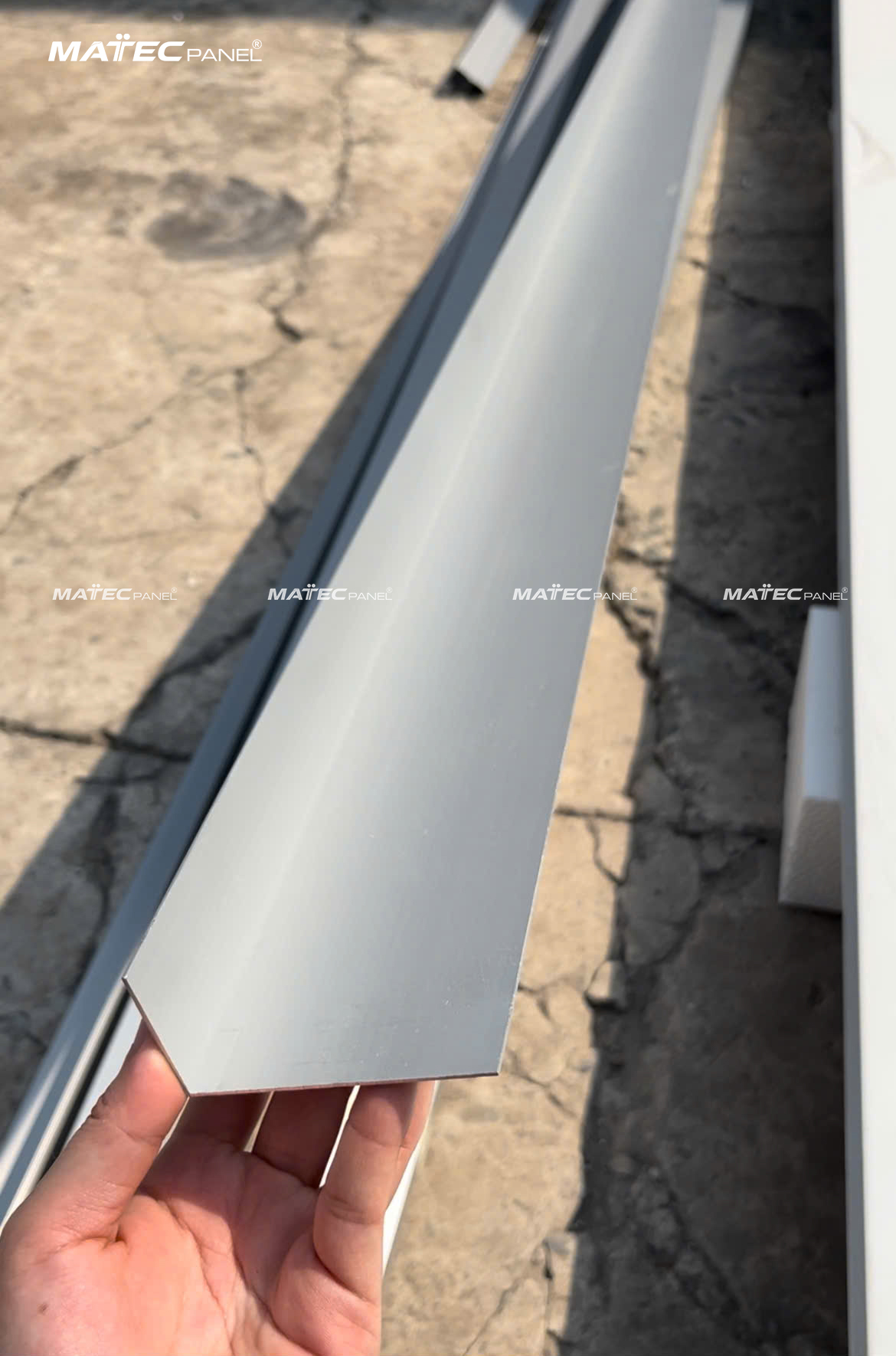 V nhôm 38x75mm ốp góc ngoài tường panel